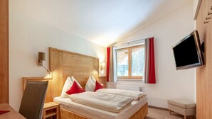 Apartment - Ravishing Apartment in Saalbach with Sauna near Ski Slopes (Saalbach-Hinterglemm)
