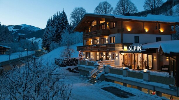 Exterior - Ravishing Apartment in Saalbach with Sauna near Ski Slopes (Saalbach-Hinterglemm)