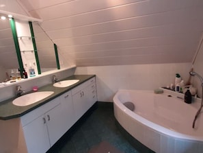 Towels - Blissful Holiday Home in St. Stefan ob Stainz With Terrace (Sankt Stefan ob Stainz)
