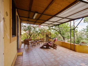Balcony - Heavenly Holiday Home in Triscina di Selinunte With BBQ (Castelvetrano)