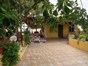 Exterior - Heavenly Holiday Home in Triscina di Selinunte With BBQ (Castelvetrano)