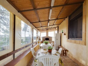 Dining - Heavenly Holiday Home in Triscina di Selinunte With BBQ (Castelvetrano)