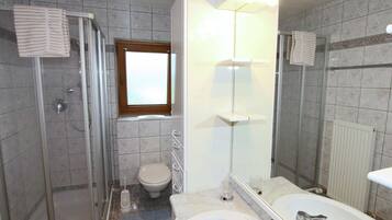 Apartment | Bathroom