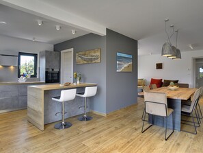 Villa | Dining - Comfortable, Stylish, Detached Villa With Garden, Private Pool, Near the Beach (Medulin)