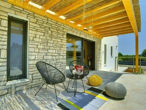 Villa | Exterior - Comfortable, Stylish, Detached Villa With Garden, Private Pool, Near the Beach (Medulin)