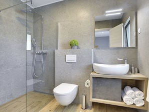 Villa | Bathroom | Shower