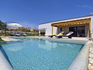 Villa | Pool | Indoor pool, outdoor pool - Comfortable, Stylish, Detached Villa With Garden, Private Pool, Near the Beach (Medulin)