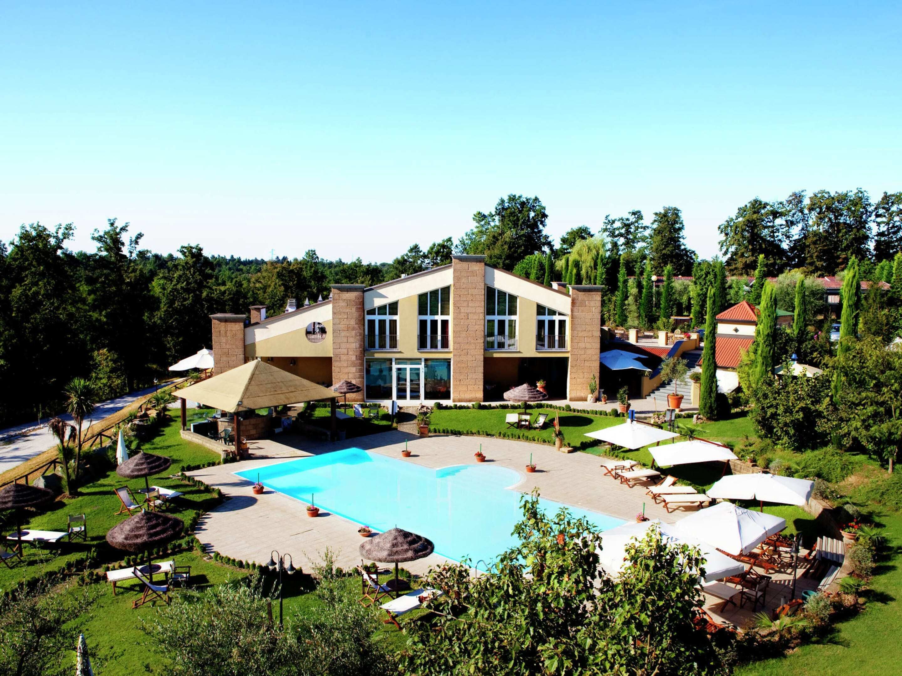 Hus | Basseng | Utendørsbasseng