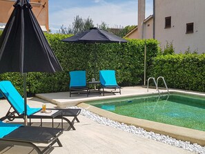 Outdoor pool - Studio Apartment With Pool in a Quiet Part of Rovinj (Rovinj)