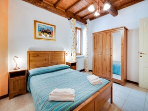 House | 2 bedrooms, individually furnished, bed sheets - Farmhouse in Tuscany Near Petriolo Spa (Monticiano)