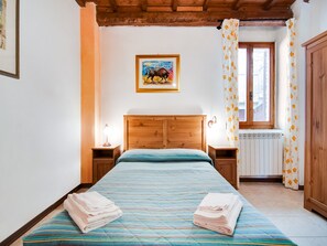 Rumah | 2 kamar tidur dan dilengkapi dengan perabotan berbeda-beda