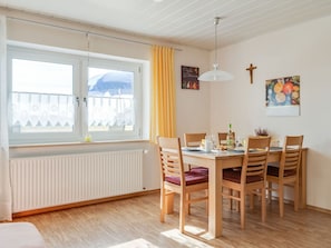 Apartment | Dining