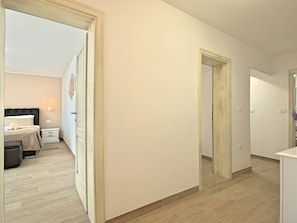 3 bedrooms, bed sheets