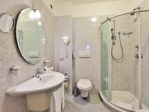 Shower, towels