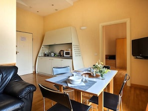 Fridge, microwave, dishwasher