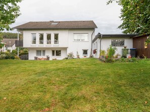 Exterior - Scenic Apartment in Eslohe with Patio near Lak (Eslohe)
