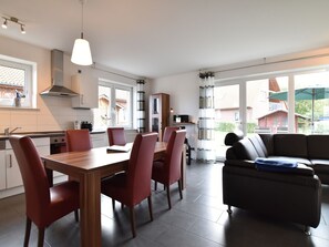 TV, fireplace - Lovely Holiday Home in Zierow with Garden near Sea Beach (Zierow)