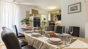 Dining - Detached Villa With Private Pool Near the Charming Village Vodnjan (Vodnjan)