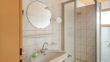 Apartment | Bathroom