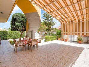 Balcony - Serene Apartment in Santa Maria del Focallo near Beach (Ispica)
