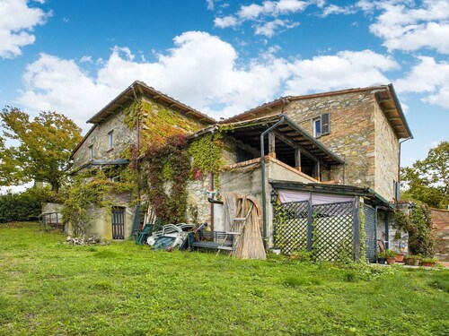 Suave Farmhouse in Casole D'elsa With Turkish Steambath