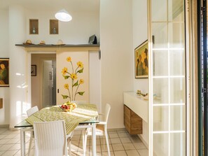 Dining - Restful Apartment in Reitani near Lido San Lorenzo Beach (Noto)