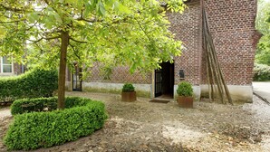 Exterior - Square-shaped Farmhouse in a Rural Area (Baexem)