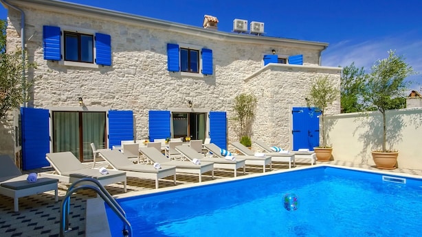 Pool - Serene Holiday Home in Kruncici With Private Pool (Sveti Lovrec)