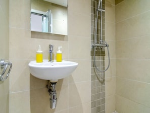 Shower, towels