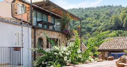 Enchanting Holiday Home in Cefalù With Garden