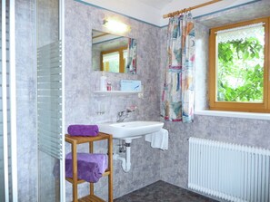 Shower, towels