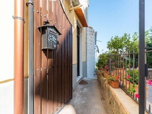 Reception - Lavish Villa in Massa Lubrense With Private Swimming Pool (Massa Lubrense)