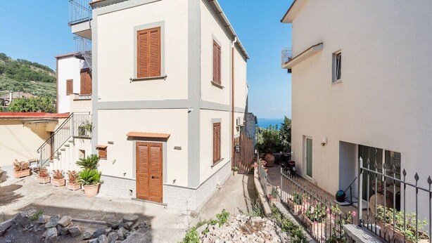 Unclassified image, 1 of 38, button - Lavish Villa in Massa Lubrense With Private Swimming Pool (Massa Lubrense)