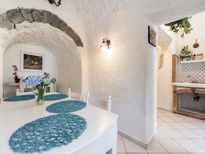 Dining - Lavish Villa in Massa Lubrense With Private Swimming Pool (Massa Lubrense)