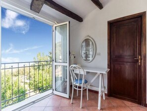 2 bedrooms, bed sheets - Lavish Villa in Massa Lubrense With Private Swimming Pool (Massa Lubrense)