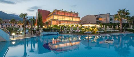 Apartment | Pool | Outdoor pool