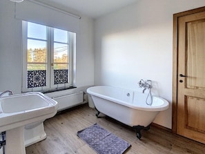 House | Bathroom