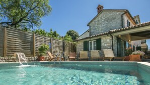 Unclassified image, 3 of 40, button - Heritage Holiday Home in Višnjan With Outdoor Pool (Visnjan)