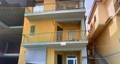 Seafront Apartment in Ciro Marina near Museum & Vineyard