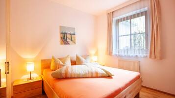 Apartment | 2 Schlafzimmer, individuell eingerichtet, Bettwäsche