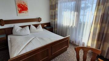 2 bedrooms, individually furnished, bed sheets