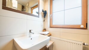 Shower, towels - Attractive Apartment in Aschau With Balcony (Aschau Im Zillertal)
