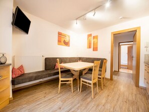 Dining - Attractive Apartment in Aschau With Balcony (Aschau Im Zillertal)