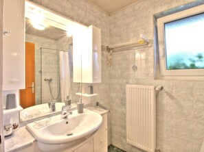 Apartment | Bathroom