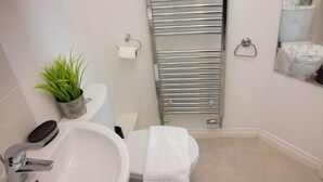 Douche, serviettes fournies