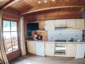 Apartment | Private kitchen | Microwave, stovetop