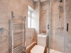 Shower, towels