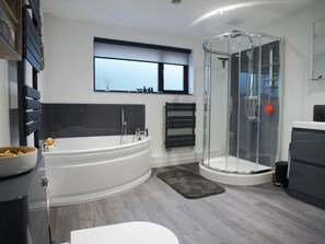 House | Bathroom - Garden-view Holiday Home in Plymouth With Sauna (Plymouth)