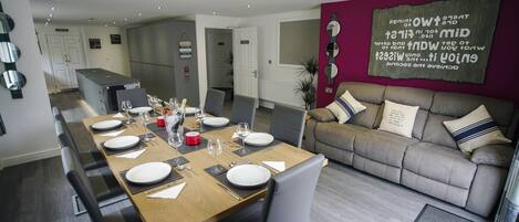 House | Dining