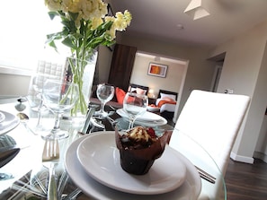 Dining - Serene Apartment in Doncaster near City Center (Doncaster)